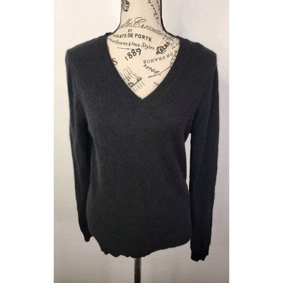 Charter Club Luxury Sweater Womens Medium 100% Cashmere V Neck Black - Picture 2 of 9